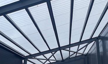 УФ-защита поликарбоната: почему она так важна?