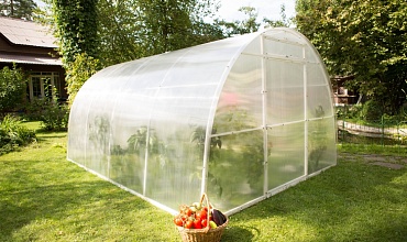 Поликарбонат для теплицы: выбираем правильно — инструкция к покупке